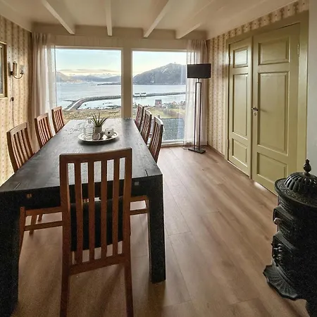 別荘 Cozy In Nerlandsoya Grunnkrets Kvalsvik